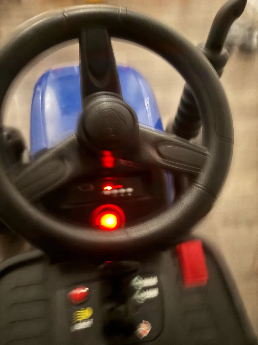 Kids Electric Tractor with Trailer (12V) - Image 3