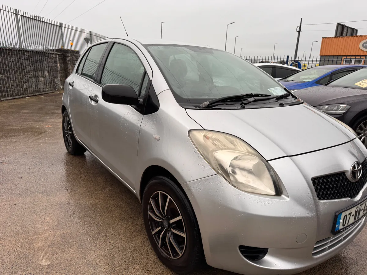 Toyota Yaris 2007 - Image 2