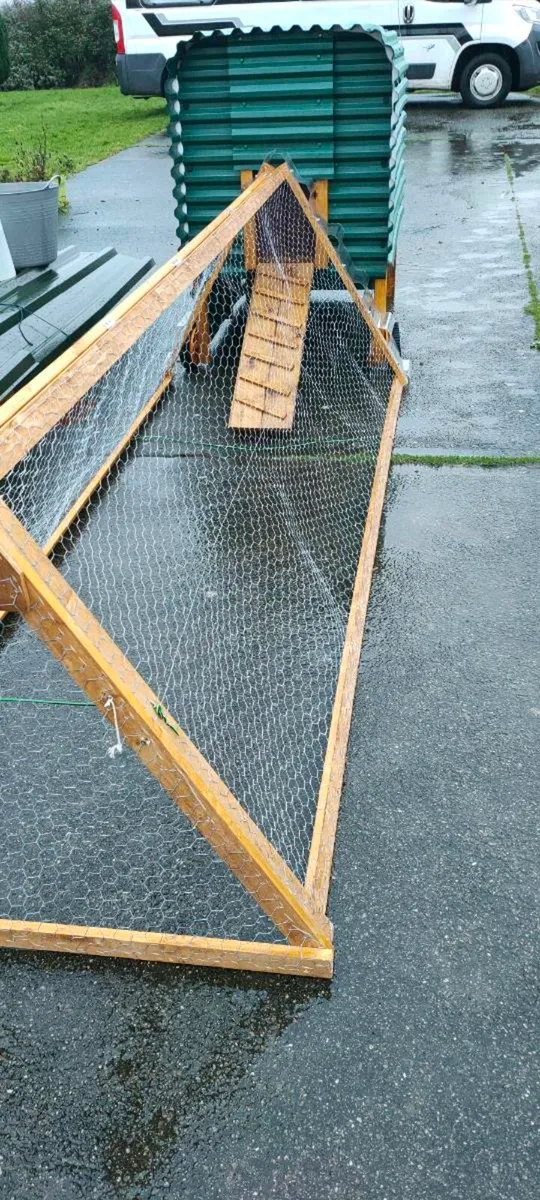 Mobile chicken coop - Image 2