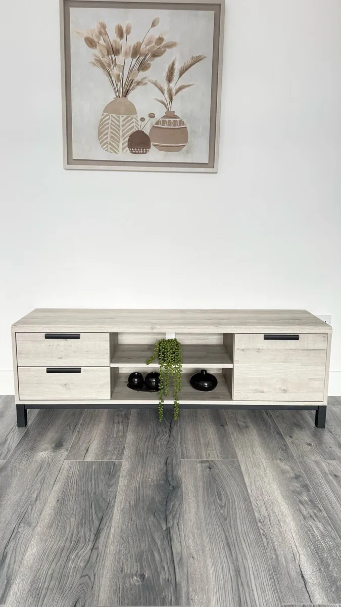 Tv stand very very good condition - Image 2