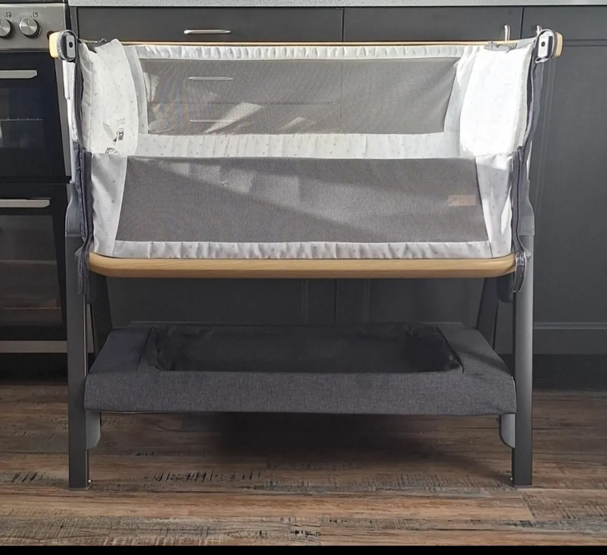 Tutti bambini cozee lite next to me crib - Image 1