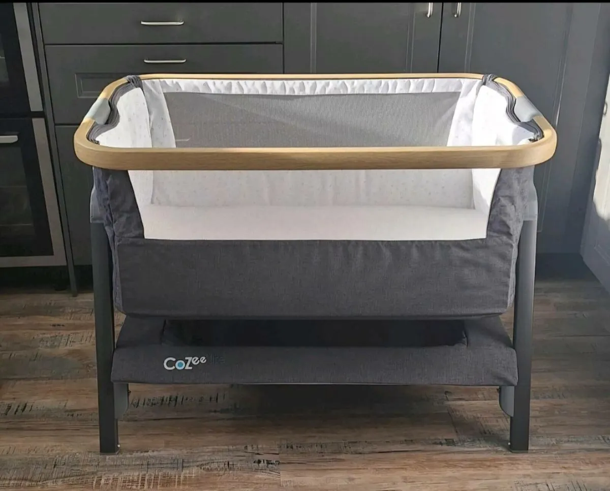 Tutti bambini cozee lite next to me crib - Image 3