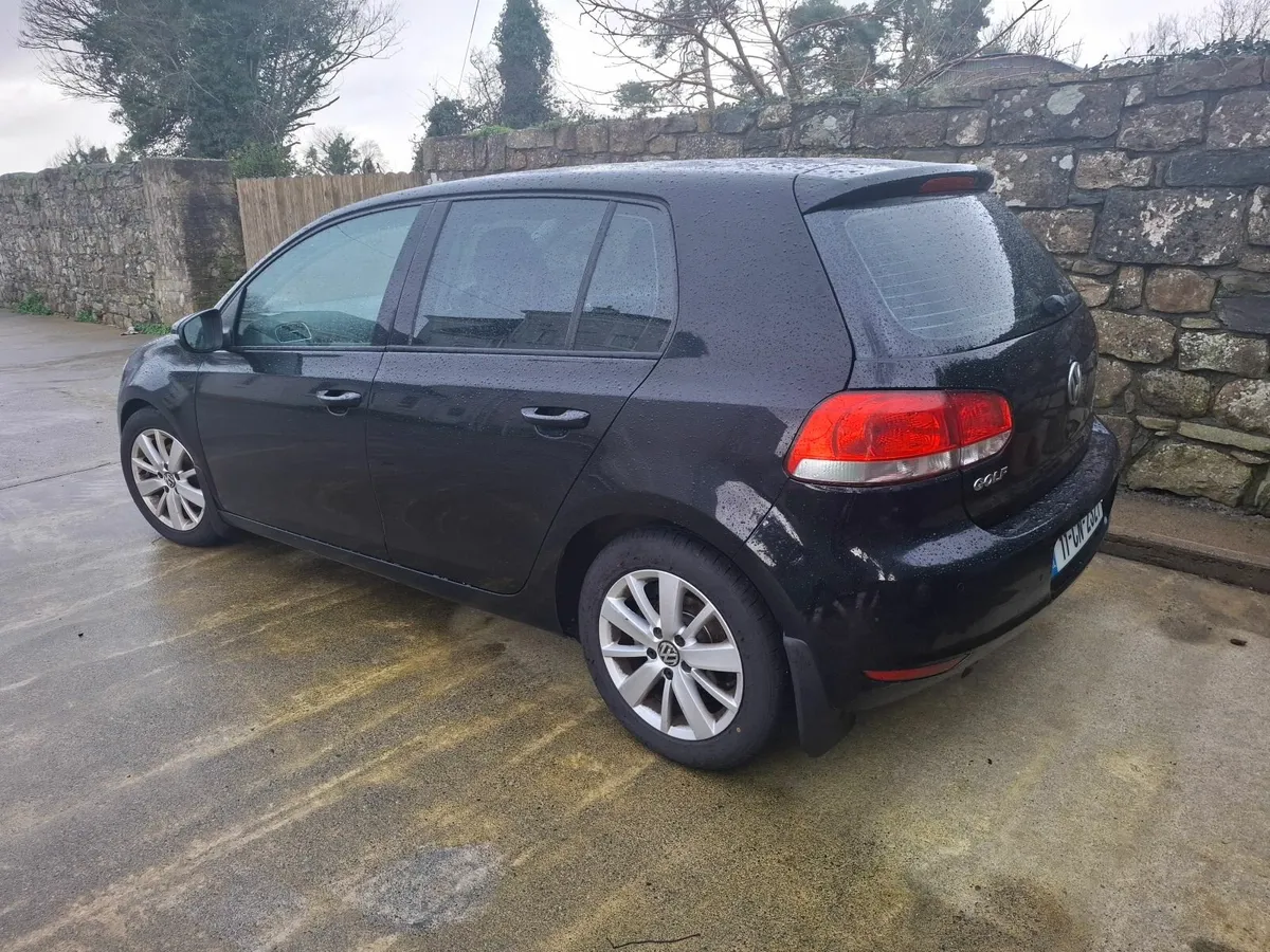 Volkswagen Golf 2011 - Image 2