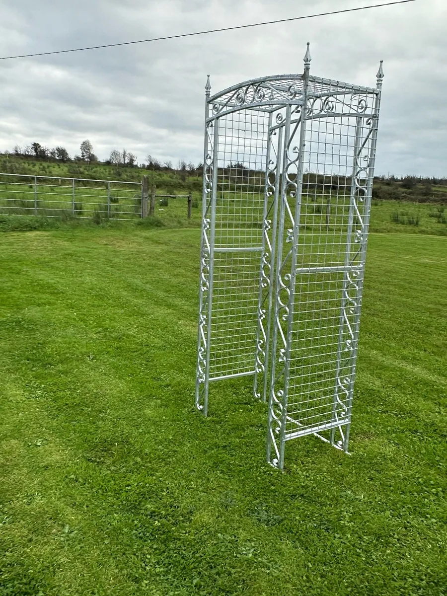 Galvanised arches trellis - Image 2