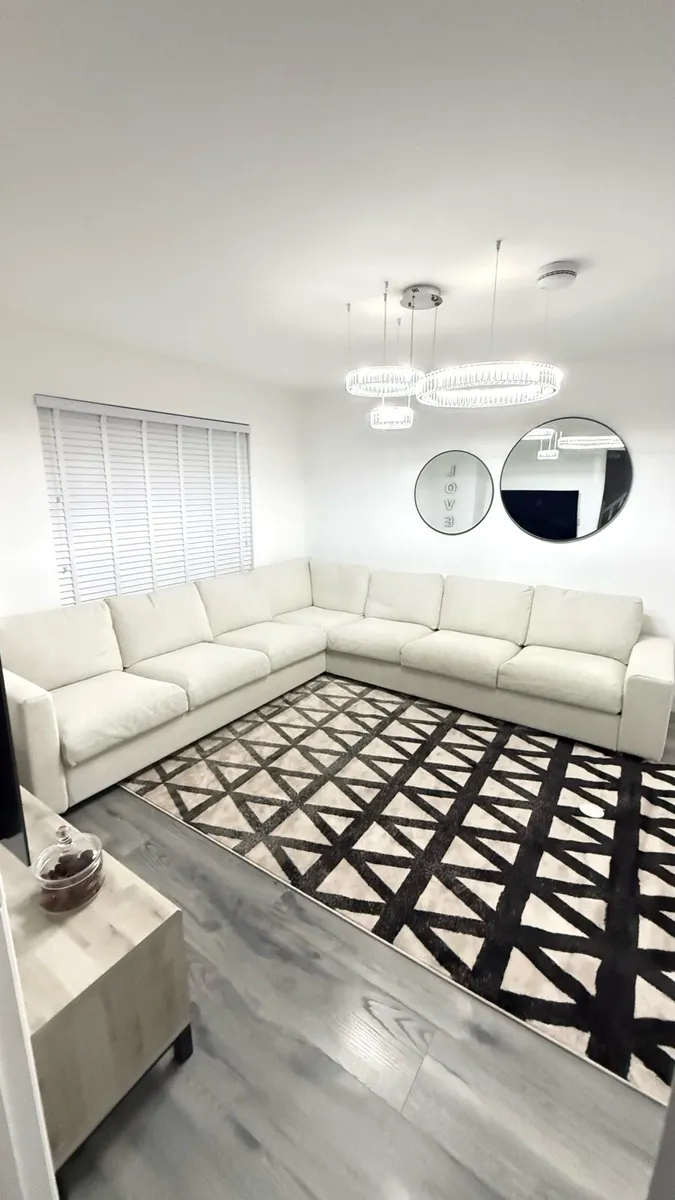 Rug brand new - Image 1