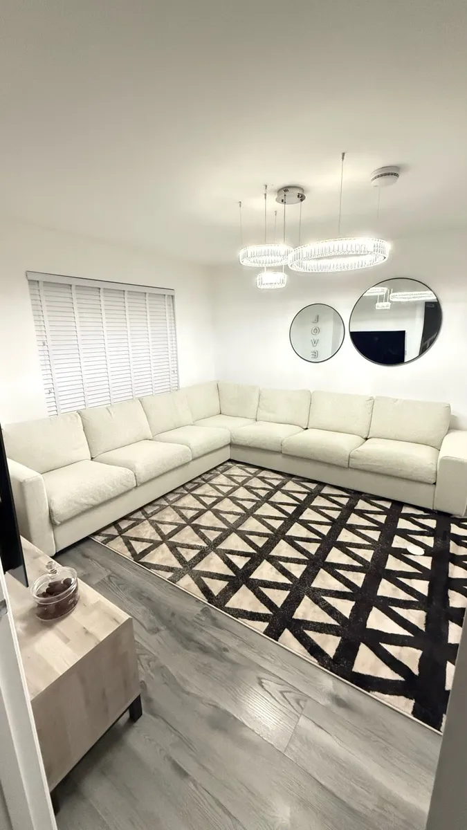 Rug brand new - Image 3