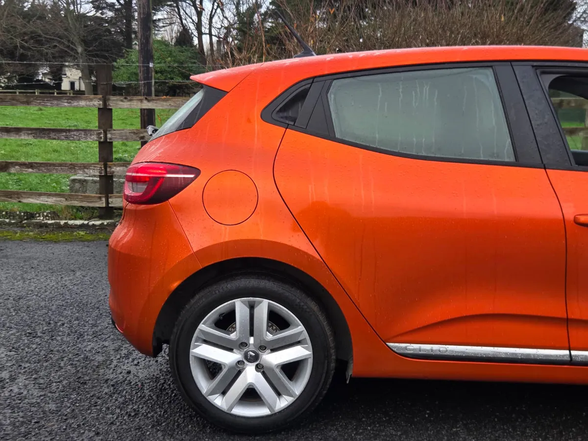 Renault Clio - Image 2