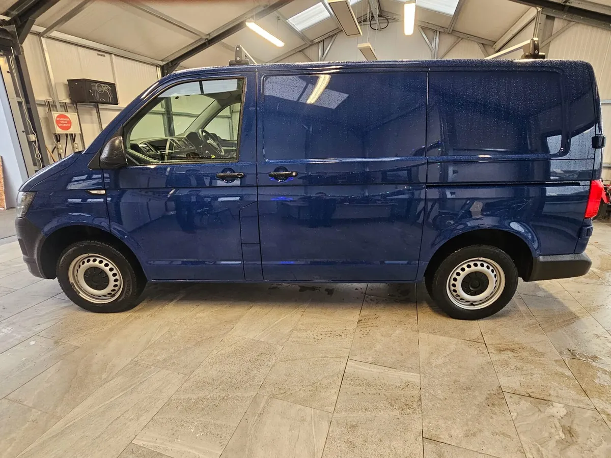 19  VOLKSWAGEN TRANSPORTER T6 2.0 DIESEL W/AIR CON - Image 3
