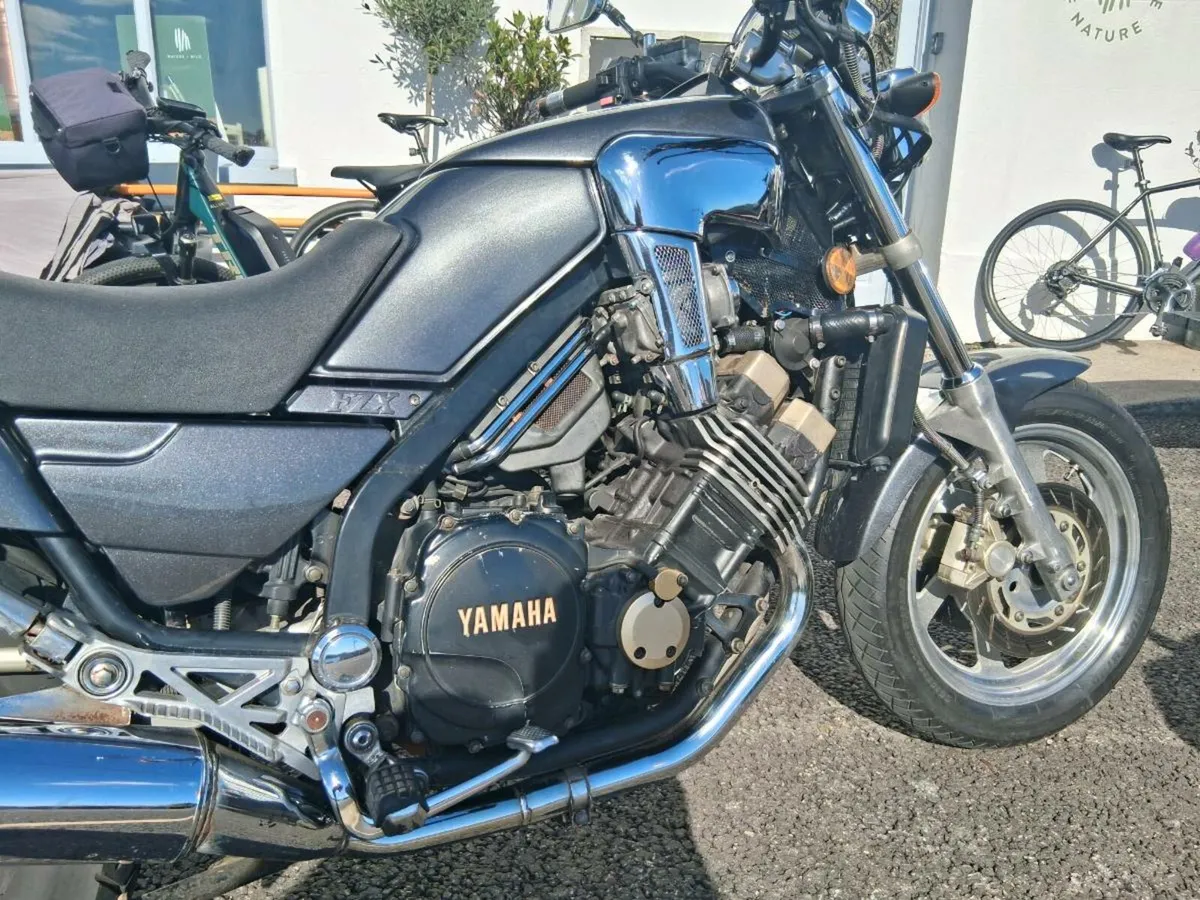 Yamaha FZX 750 - Image 2