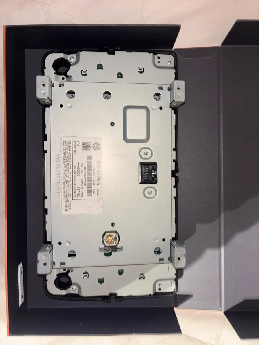 Volkswagen Golf Mk7 Radio - Image 2