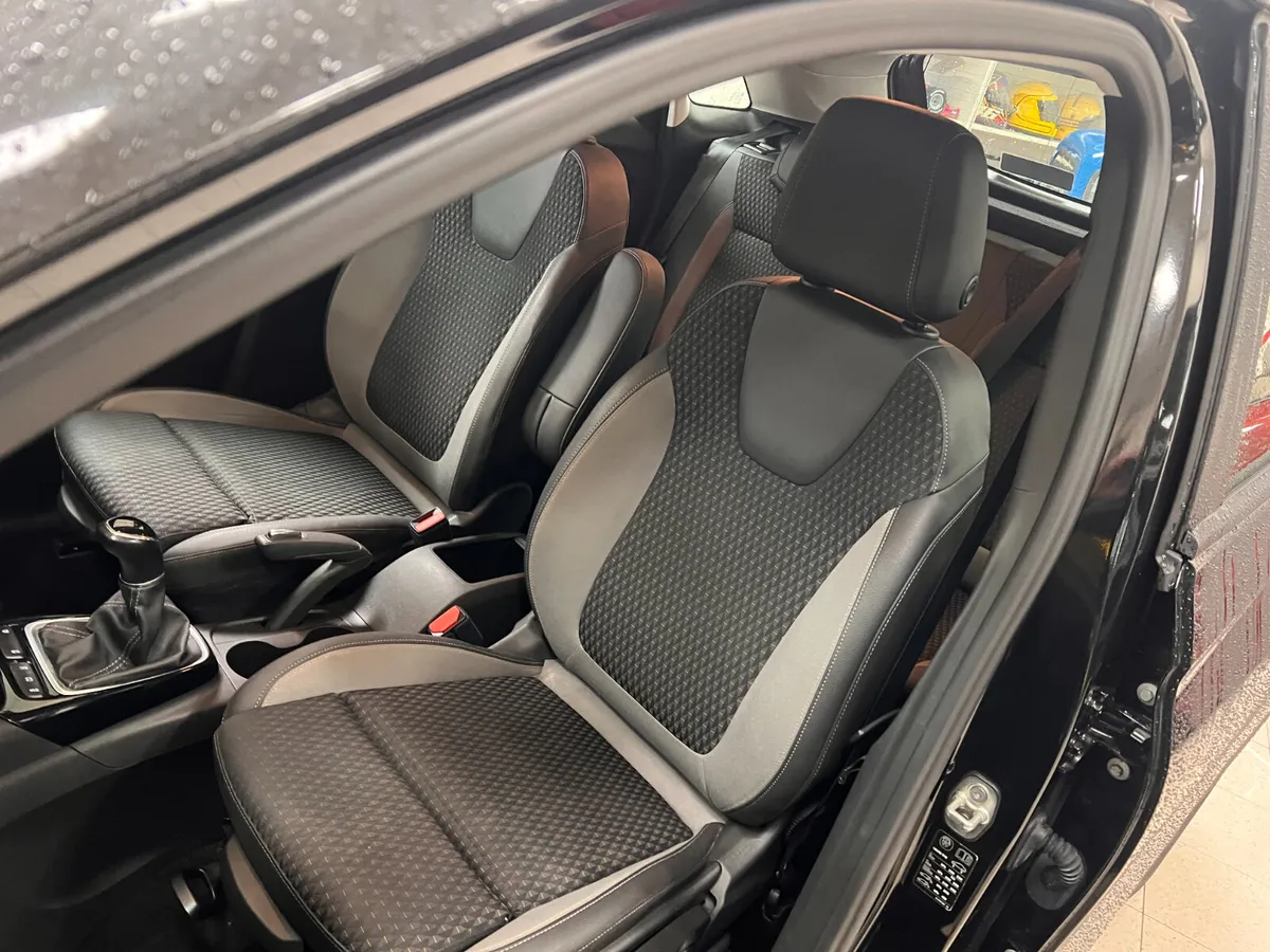 Best Value *DIESEL* Low Kms Fully Serviced Low Kms - Image 3