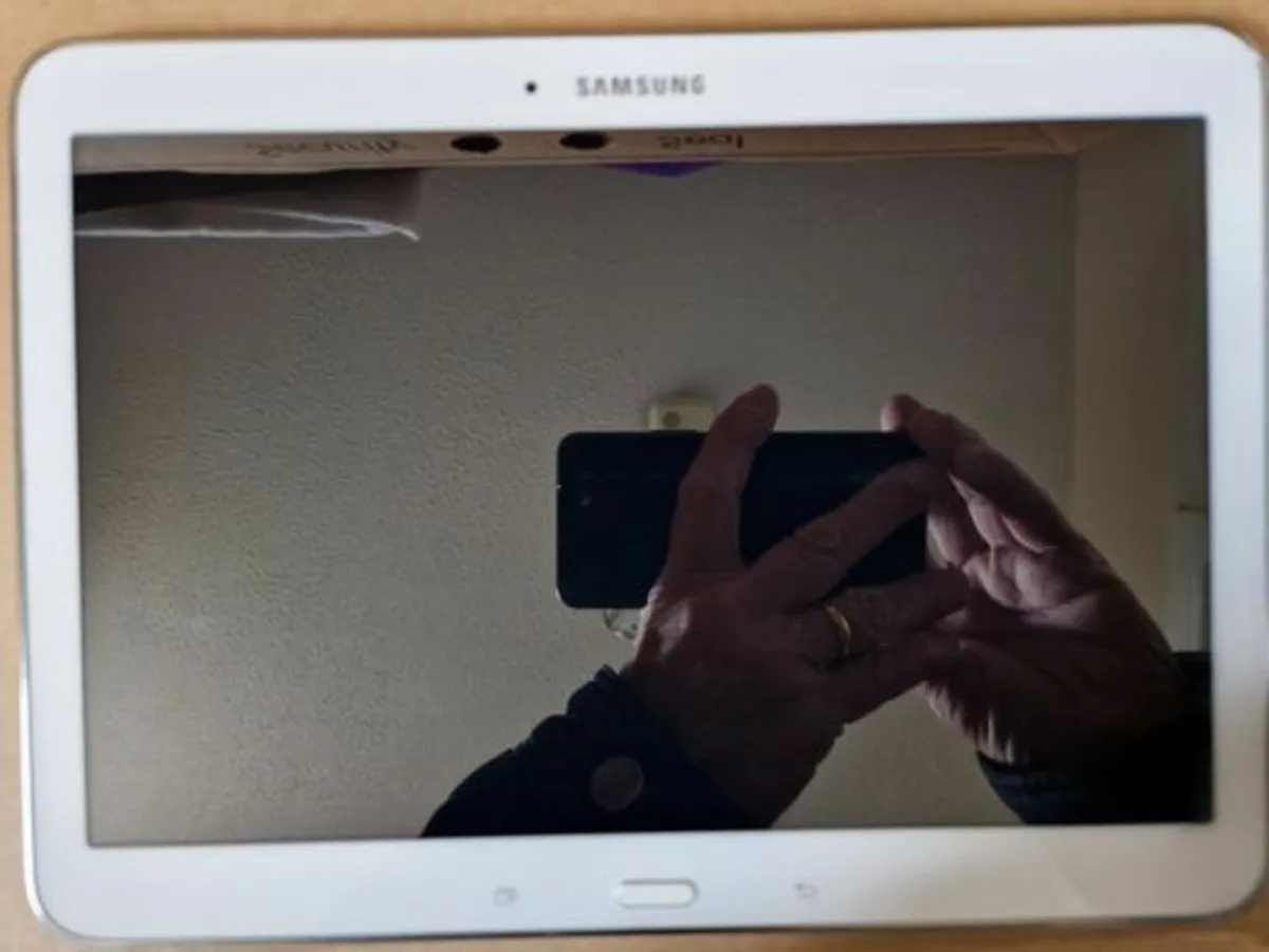 Samsung Galaxy Tab 4, SM-T530 16GB, Excellent cond - Image 3