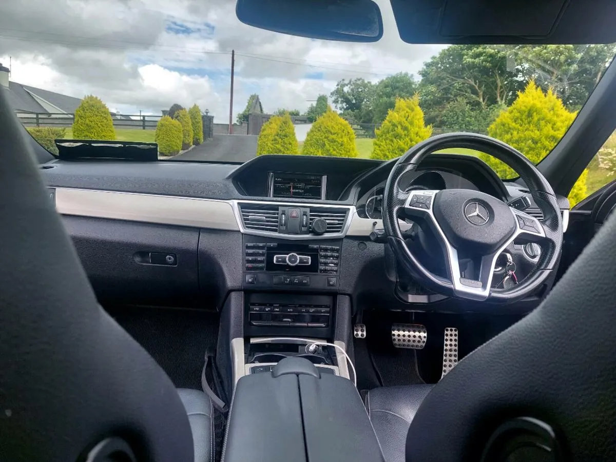 MERCEDES E250 - Image 4