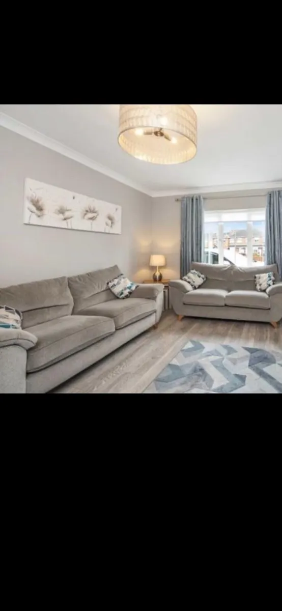 Sofas 3 2 2 - Image 1