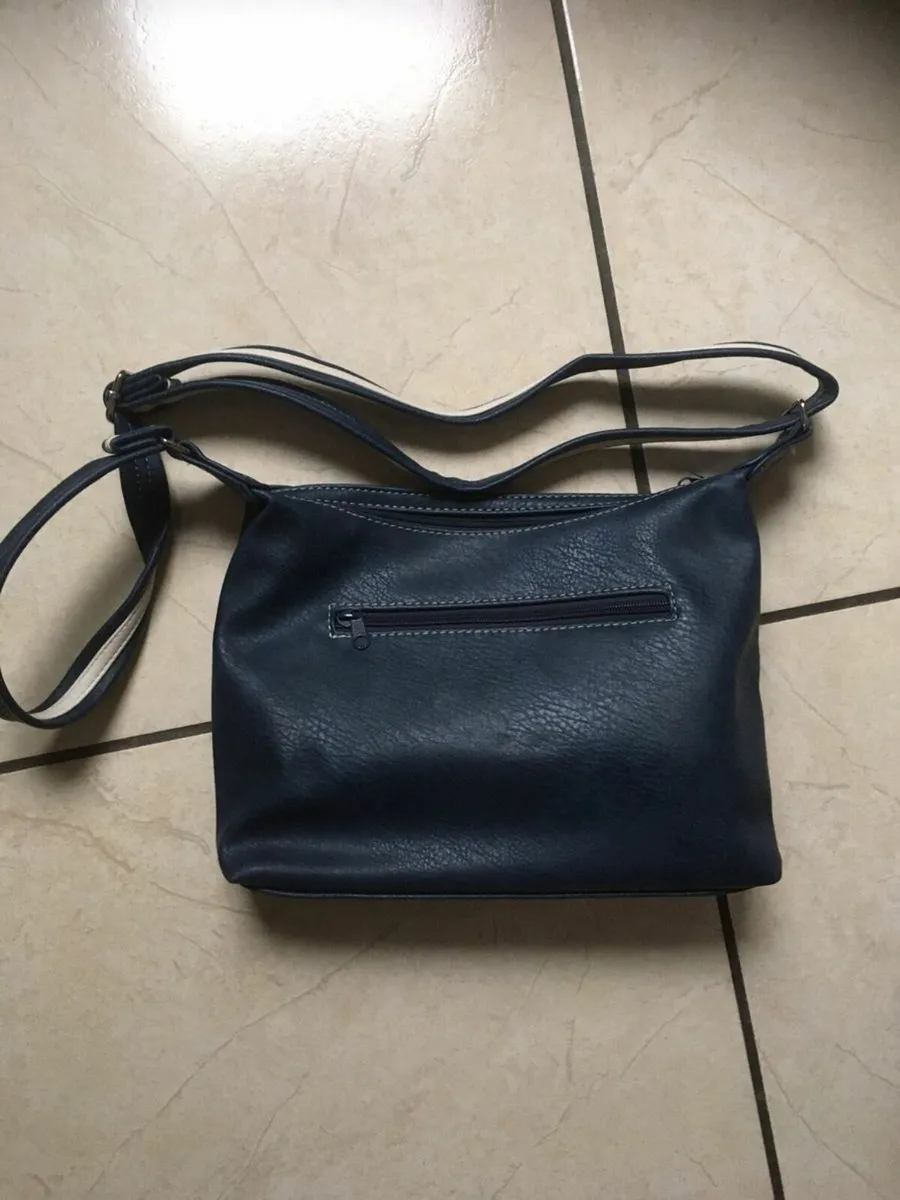 Beautiful Handbag with Adjustable Shoulder Strap - Image 3