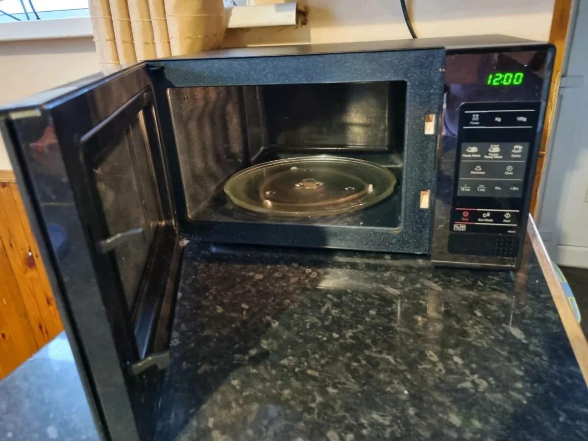 Samsung microwave - Image 2