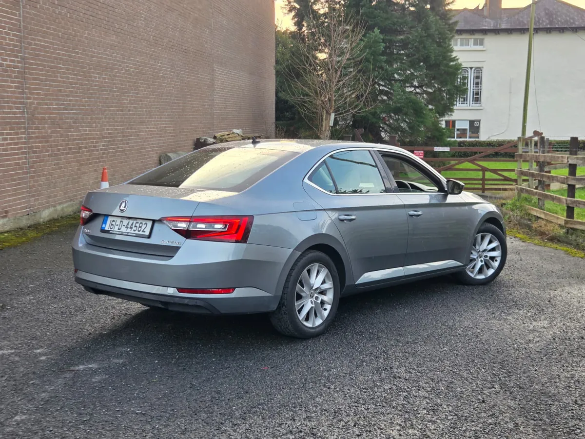 Skoda superb automatic - Image 2