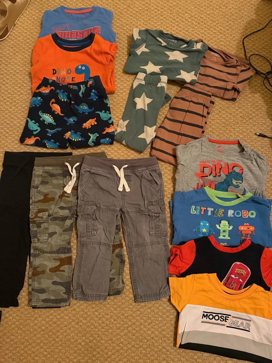 Boys clothes - Image 1