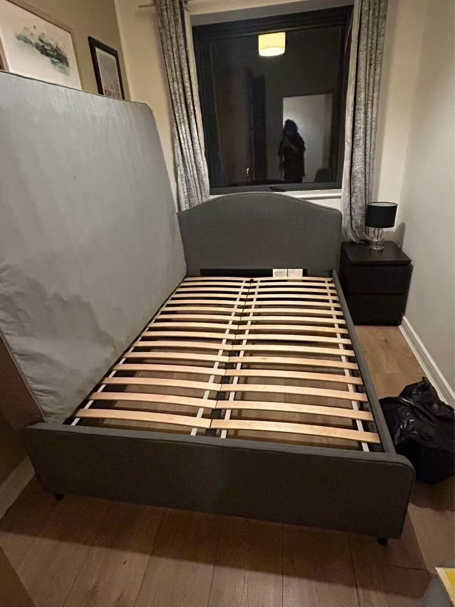 Double bed - Image 1