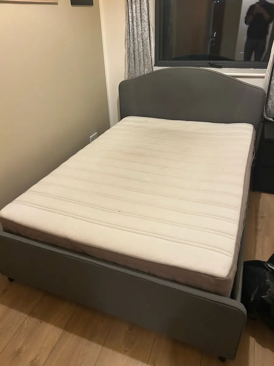 Double bed - Image 2