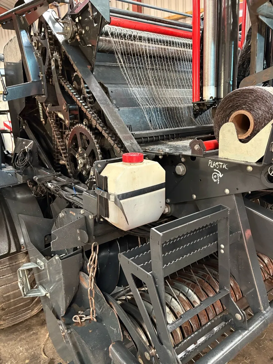 Round baler - Image 2