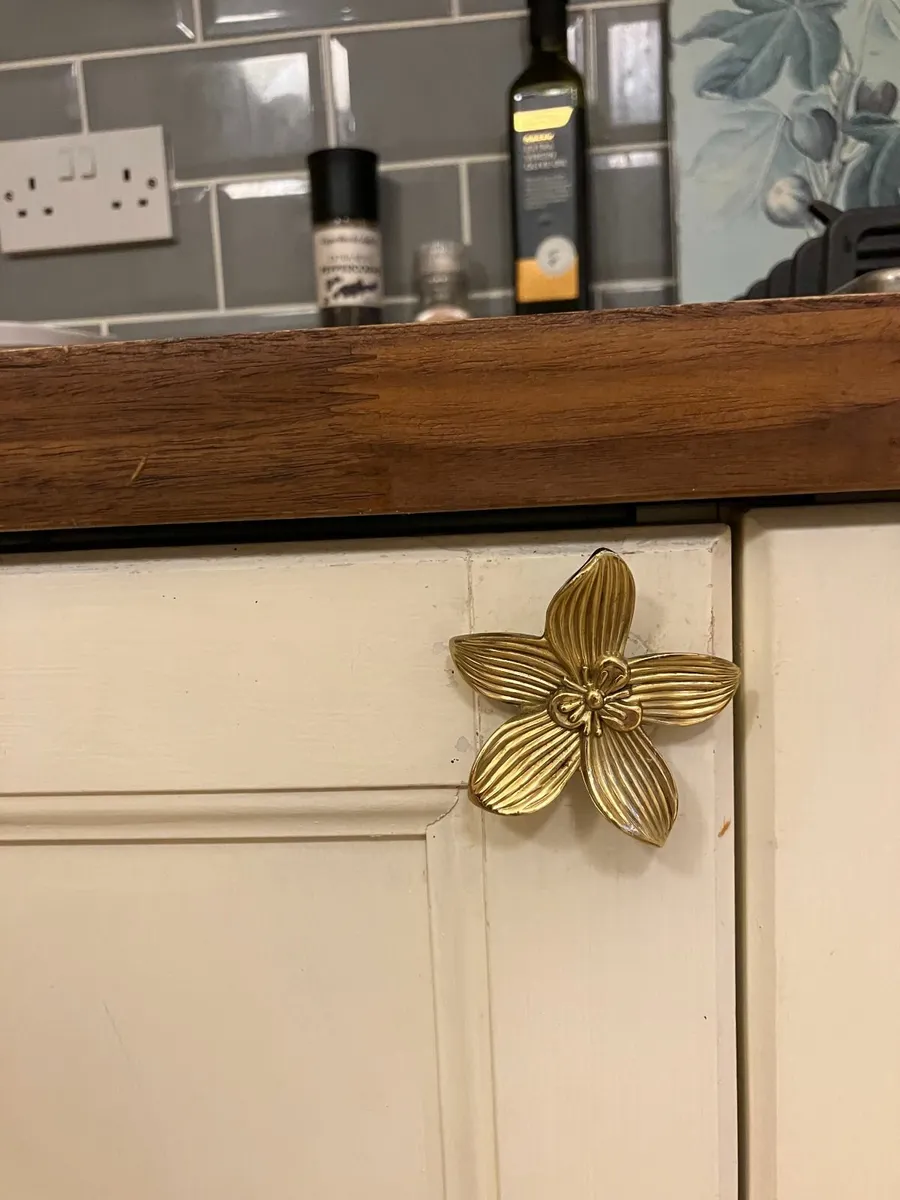 Metal Flower Cabinet Pulls - Image 3