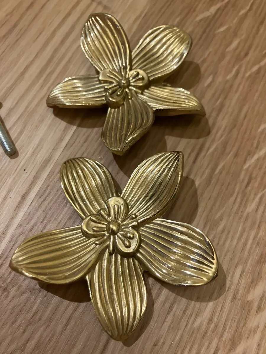 Metal Flower Cabinet Pulls - Image 1