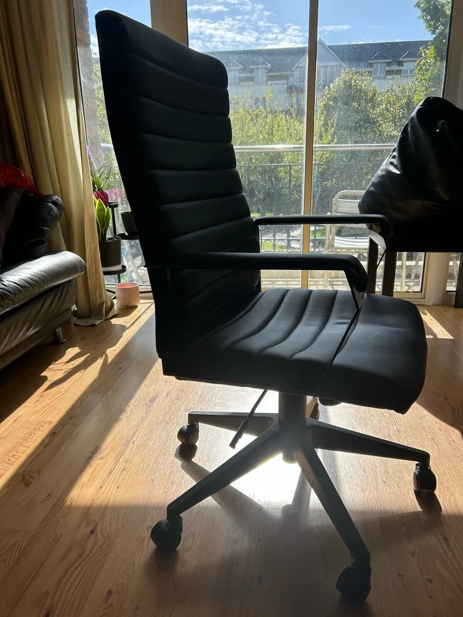 Modern Black Executive Office Chair - Image 2