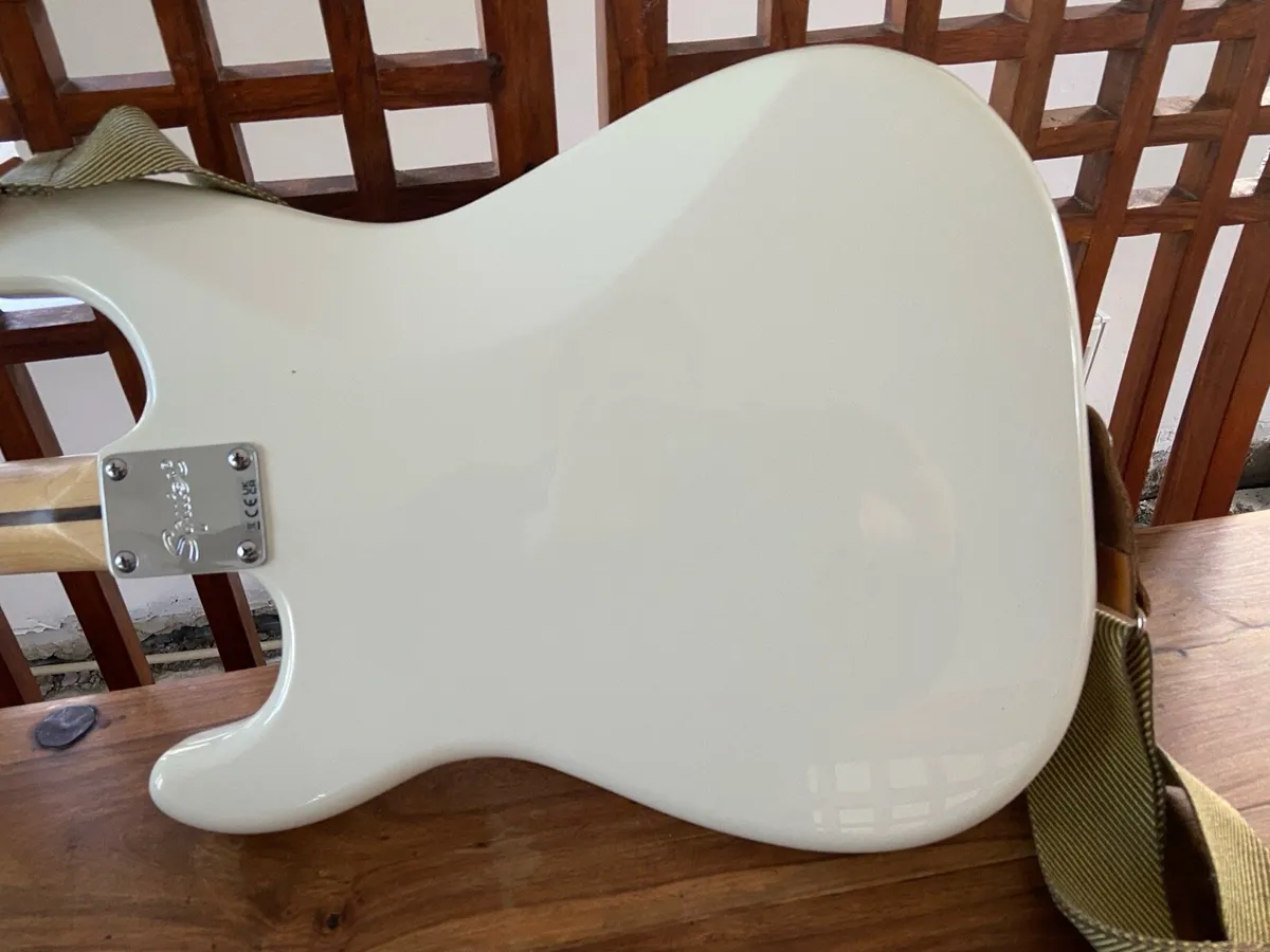 Squire Sonic Stratocaster - Image 4