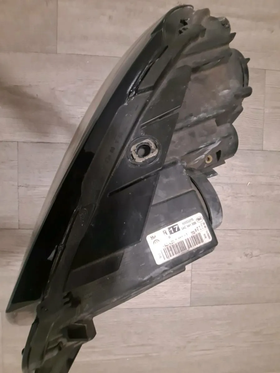 2011 Vw passat b7 headlight - Image 2