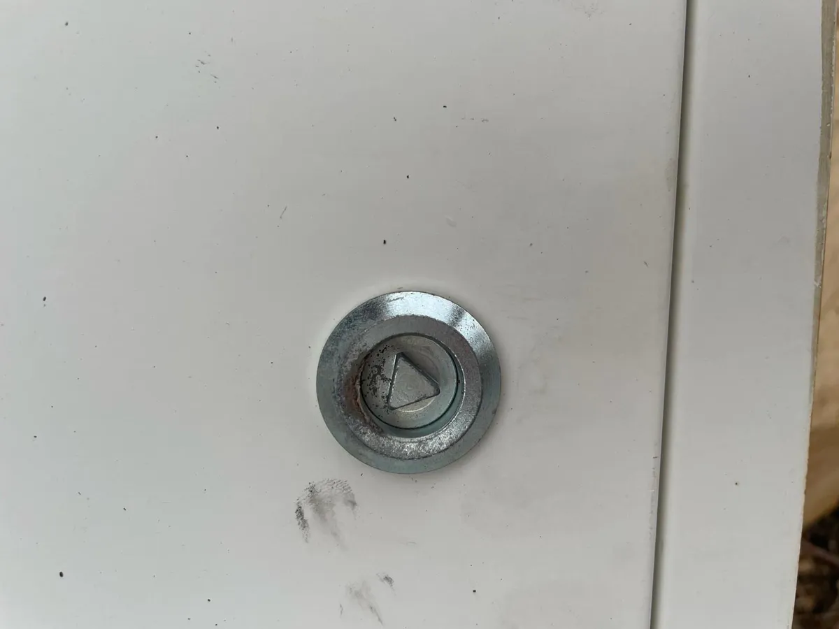 Attic door €20 - Image 4