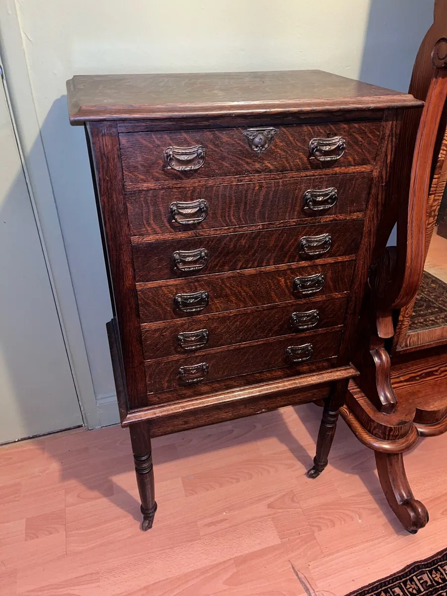 Antique chest of drawers - Image 1