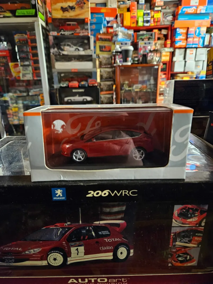 Corgi Minichamps Ford Focus - Image 2