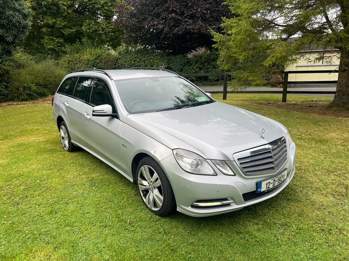 Mercedes E220d 7 seater - Image 1