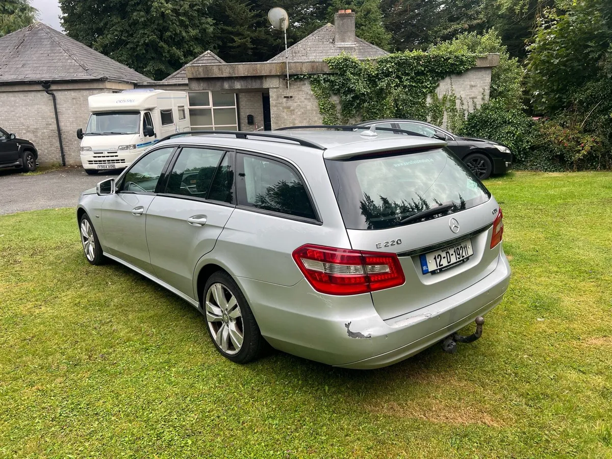 Mercedes E220d 7 seater - Image 3