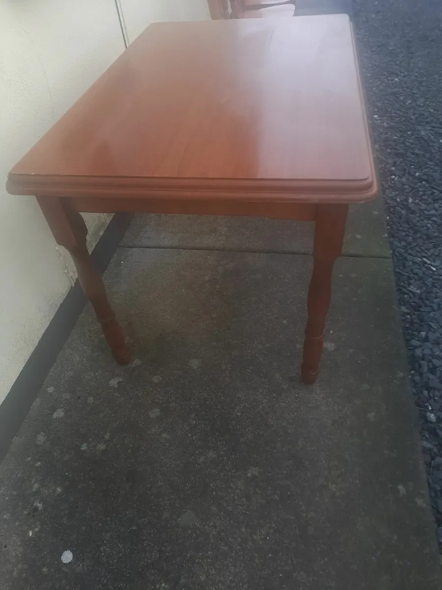 Kitchen table - Image 2