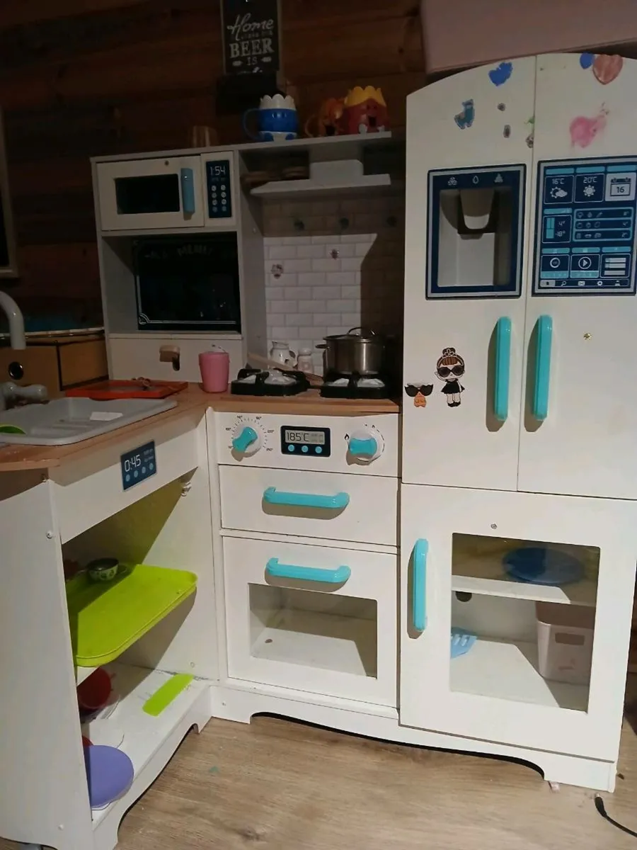 Play kitchen - Image 1