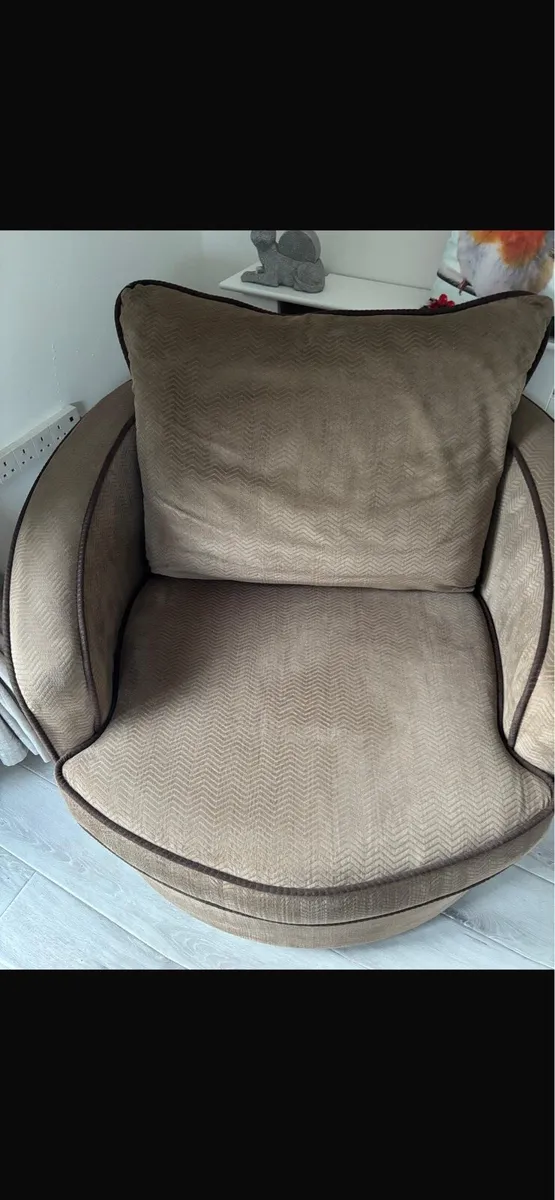 Love Chair/Cuddle Chair Couch - Image 2