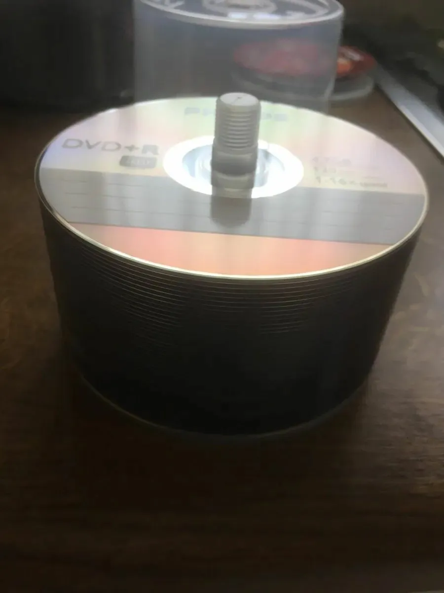 NEW Set 40 Philips Blank DVDs (DVD+RW) On Spindle - Image 1