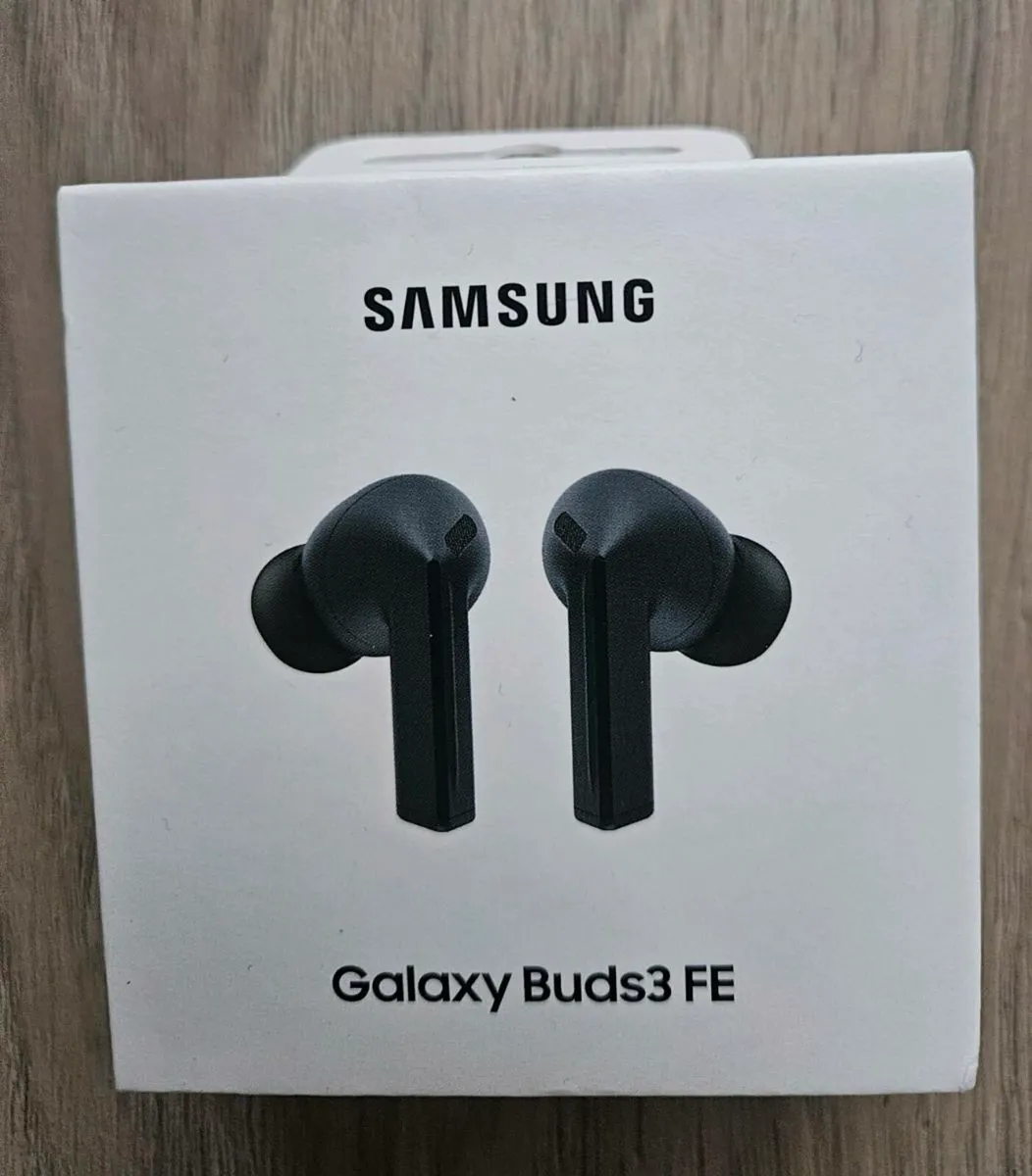Samsung Galaxy Buds 3 FE  New - Image 1