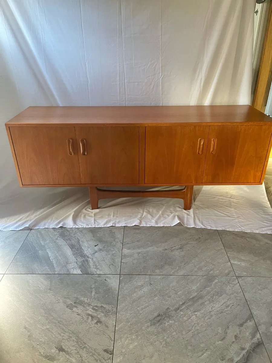 Mid century sideboard - Image 1