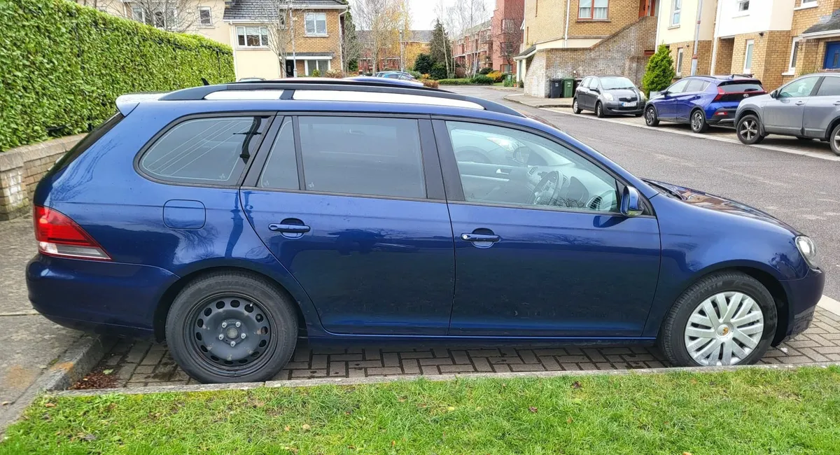 Volkswagen Golf 2010 - Image 1