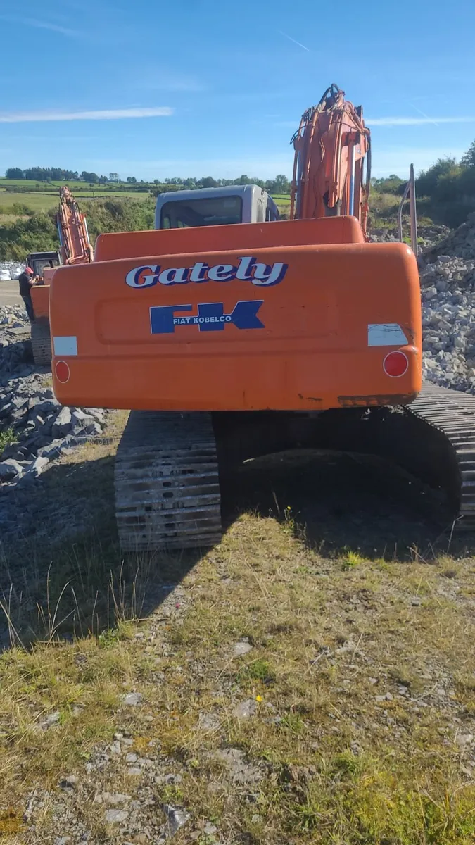 Digger kobelco hitachi - Image 1