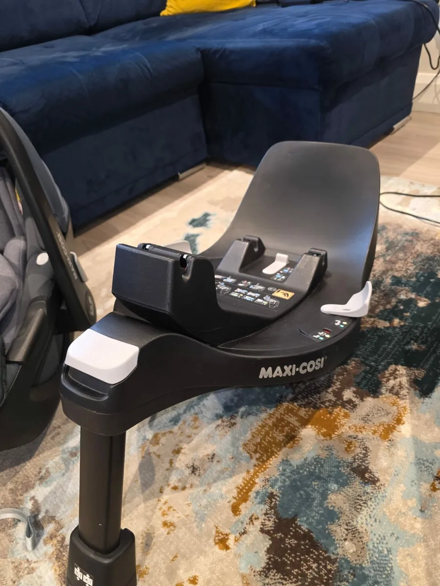 Maxi cosi car seat 360 rotating isofix base - Image 4