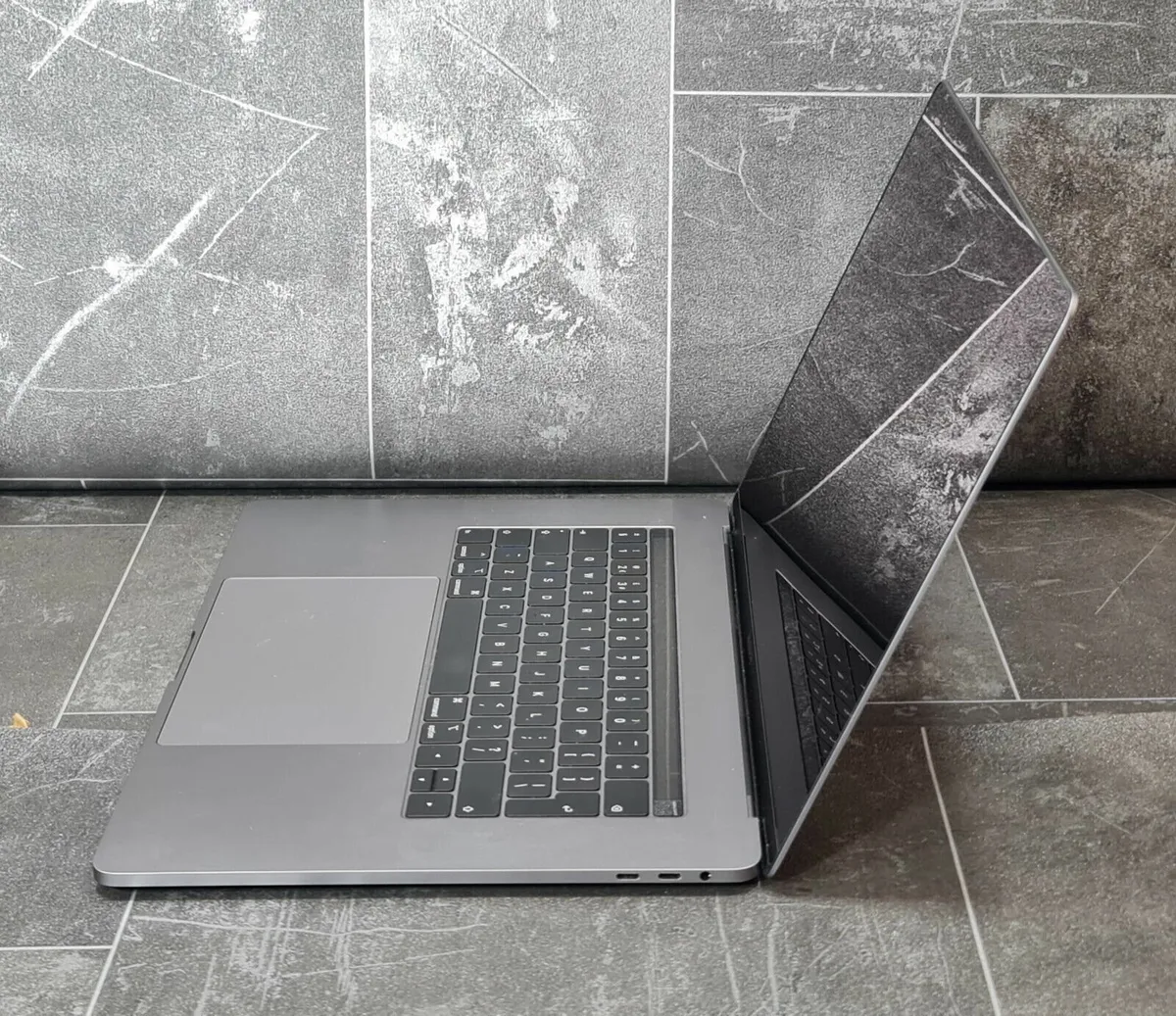 2018 Apple 15" Macbook Pro A1990 I7 32GB 512GB SSD - Image 3