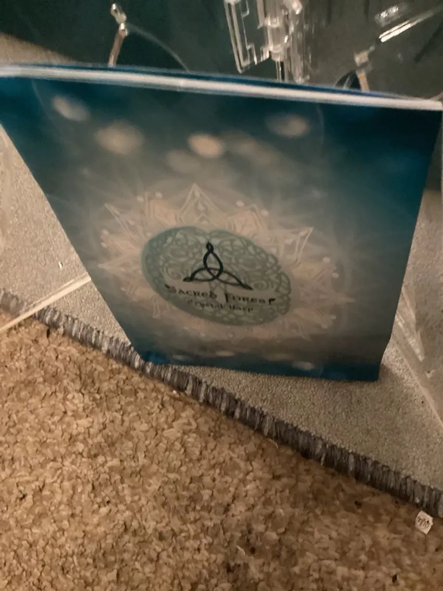 Sacred forest Crystal harp with padded case. Greatly reduced. - Image 4