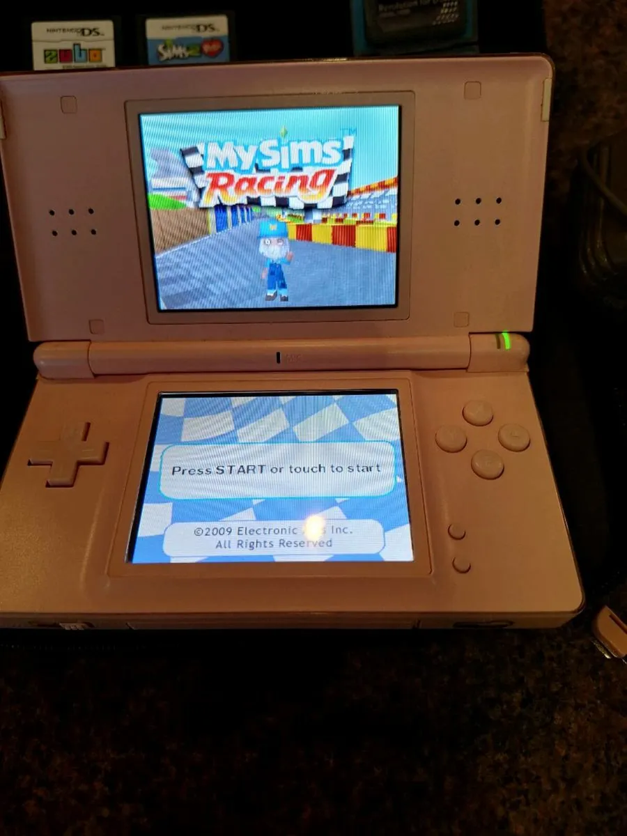 Nintendo DS - Image 1