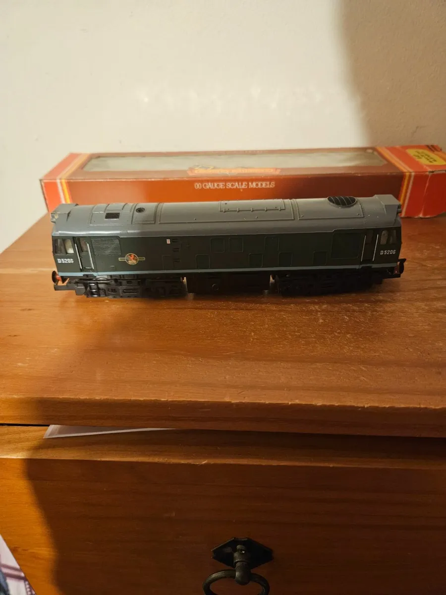 Hornby OO Gauge Diesel Engine - Image 2