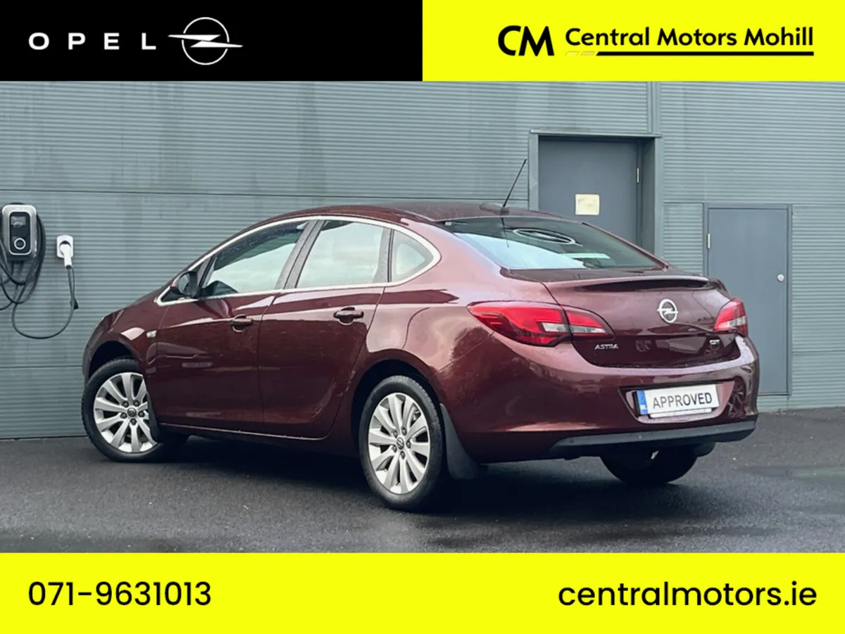 Opel Astra SALOON 1.6 CDTI 110PS 4DR Diesel * Low - Image 3