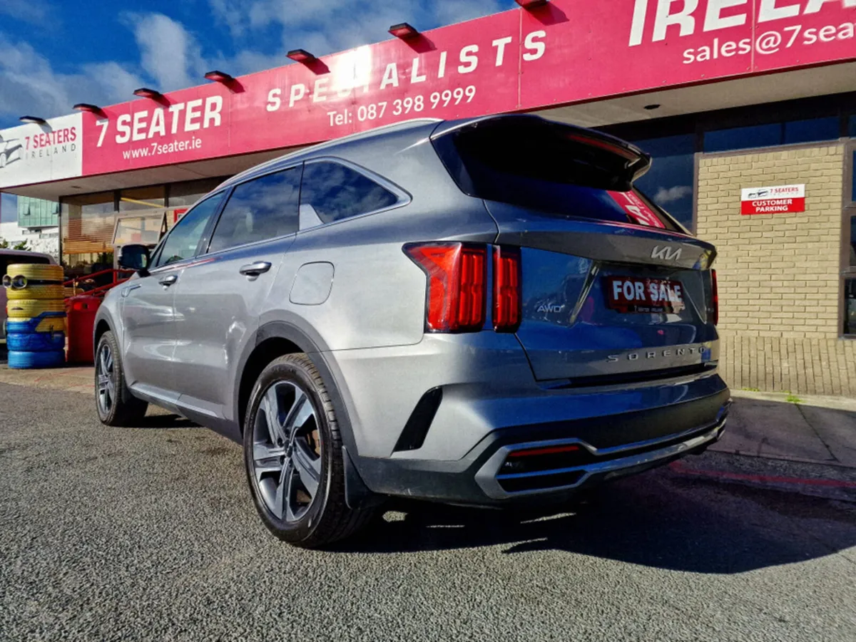 Kia Sorento PHEV, K4 spec,  LOW MILEAG, AUTO, 7 se - Image 4